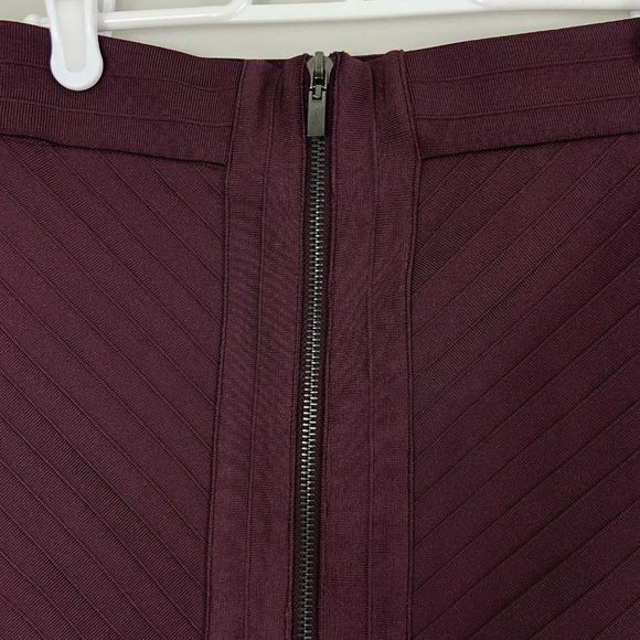 NWT YA YA & CO. Red Zip Up Pencil Skirt - Picture 3 of 7
